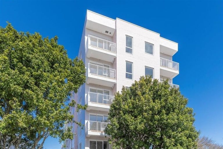 Photo of property in 203/3 Dishys Road, Flat Bush, Auckland, 2019