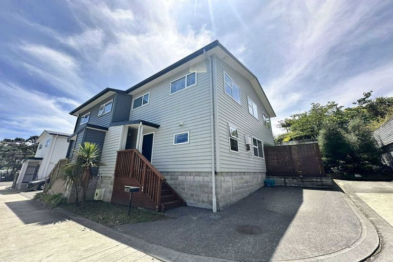 Photo of property in 20u8 Glanmire Road, Newlands, Wellington, 6037