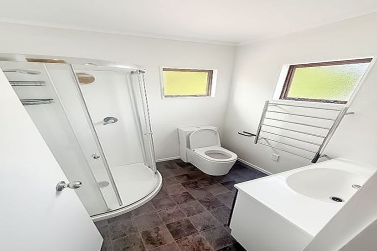 Photo of property in 111 Woodman Drive, Tawa, Wellington, 5028