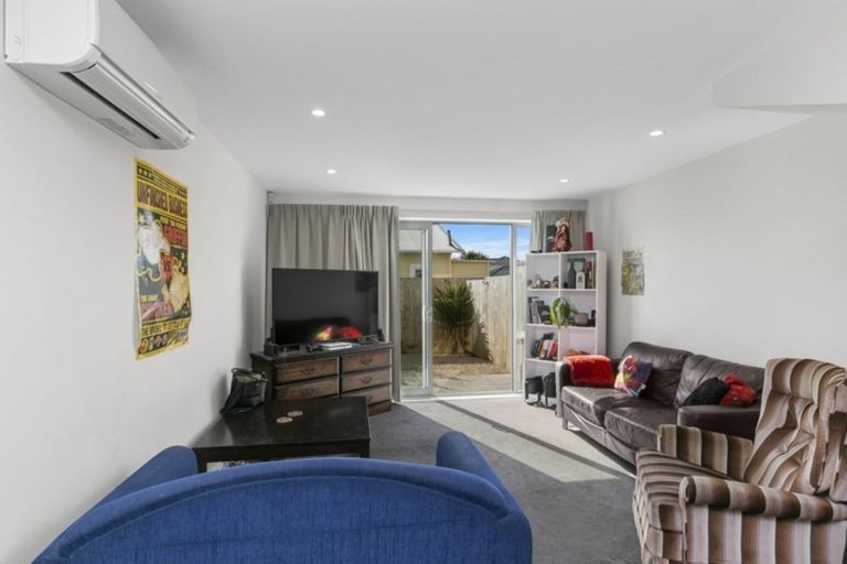 Photo of property in 2u3 Stone Street, Miramar, Wellington, 6022