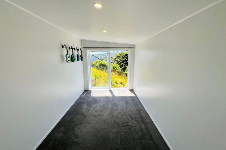 Photo of property in 12 Chartwell Drive, Crofton Downs, Wellington, 6035