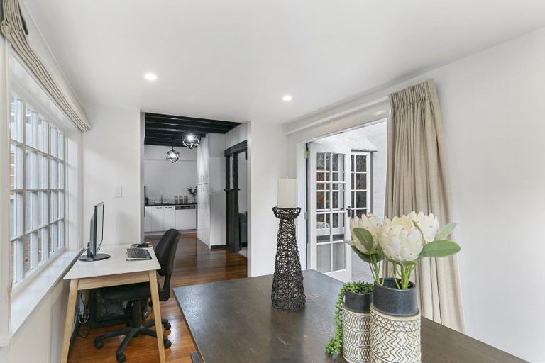 Photo of property in 19 Torwood Road, Khandallah, Wellington, 6035