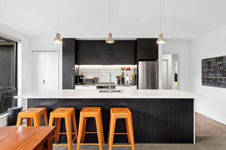 Photo of property in 51 Kirimoko Crescent, Wanaka, 9305