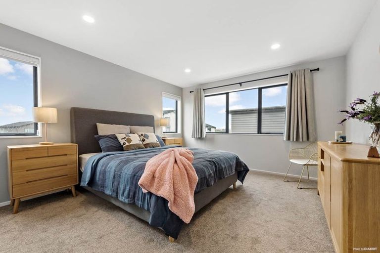 Photo of property in 16 Kearns Drive, Hobsonville, Auckland, 0616