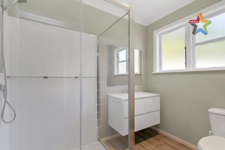 Photo of property in 121 Wellington Road, Wainuiomata, Lower Hutt, 5014