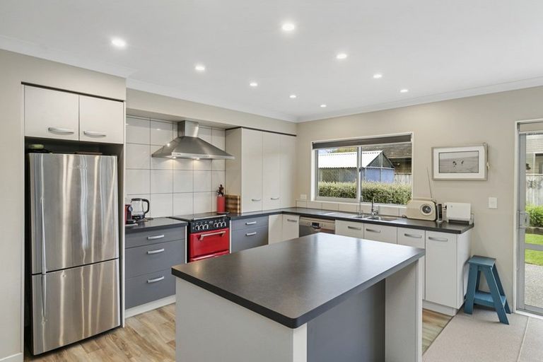 Photo of property in 44 Kotuku Drive, Paraparaumu Beach, Paraparaumu, 5032