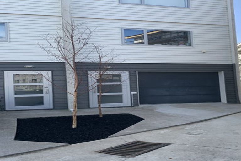 Photo of property in 60 Niu Lane, Te Atatu South, Auckland, 0610