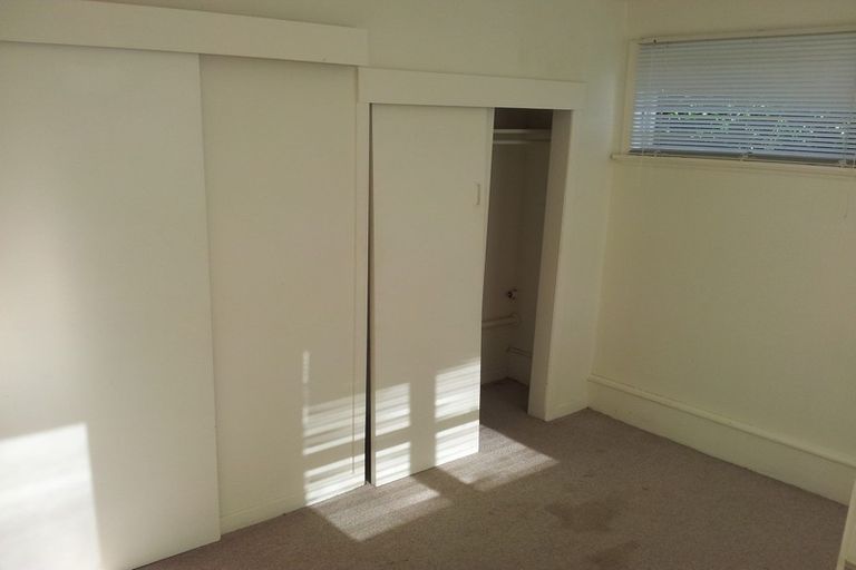 Photo of property in 7 Kia Ora Road, Beach Haven, Auckland, 0626