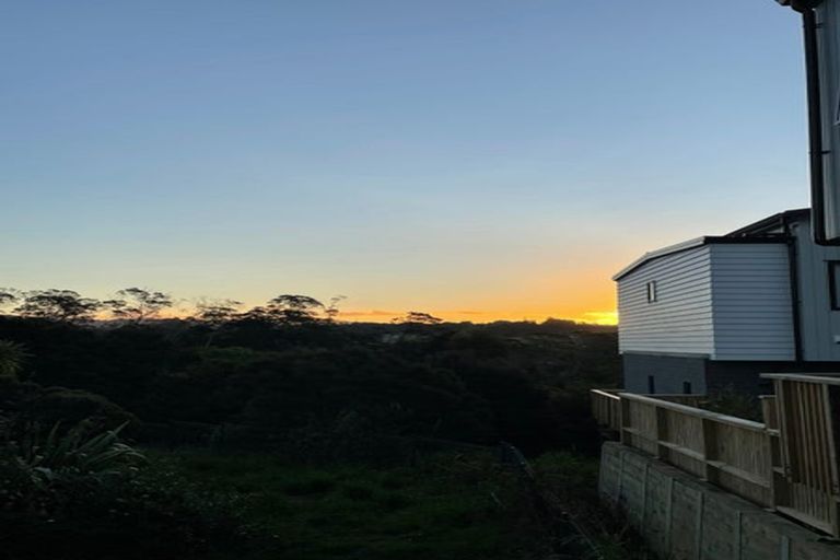 Photo of property in 152 Tiriwa Drive, Massey, Auckland, 0614
