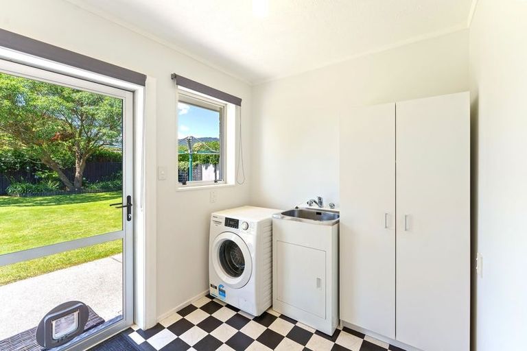 Photo of property in 11 Rawene Street, Waikanae, 5036