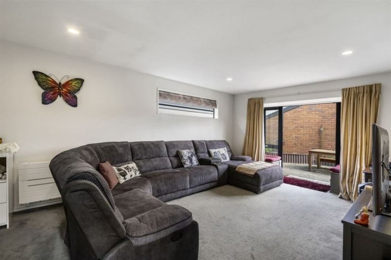 Photo of property in 96a Picton Avenue, Riccarton, Christchurch, 8011