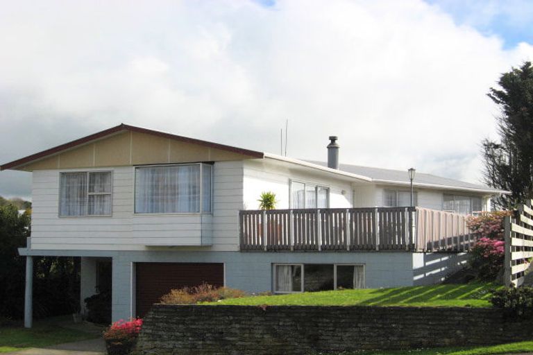 Photo of property in 8 Hood Place, Spotswood, New Plymouth, 4310