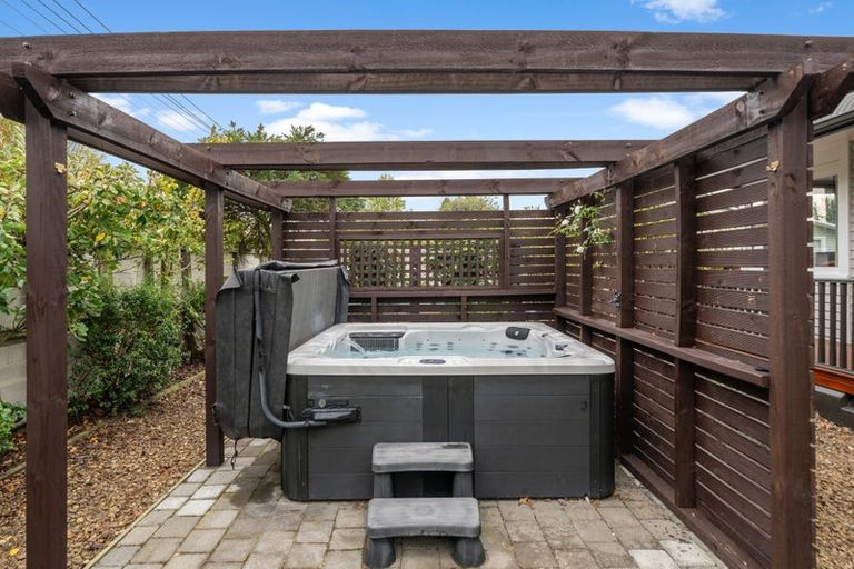 Photo of property in 12 Medway Street, Richmond, Christchurch, 8013