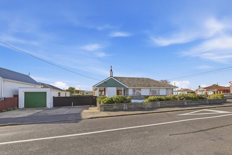 Photo of property in 132 Macandrew Road, South Dunedin, Dunedin, 9012