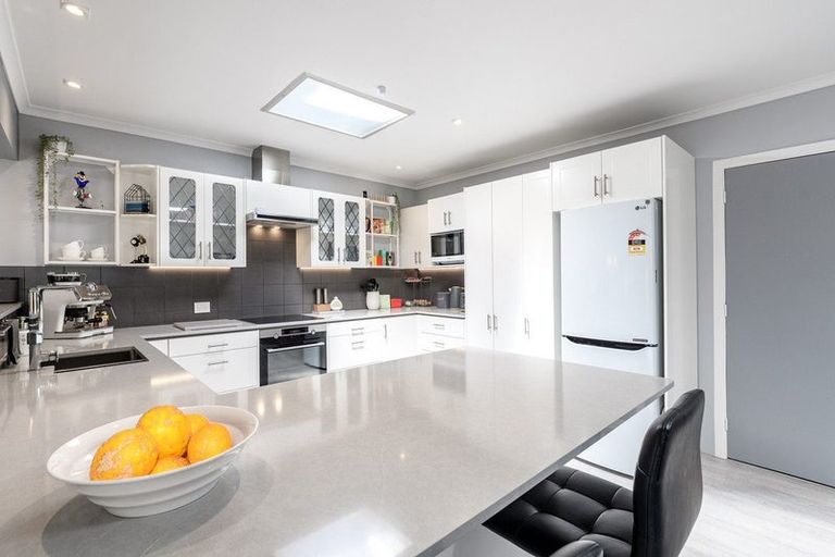 Photo of property in 69 Ngatai Road, Otumoetai, Tauranga, 3110