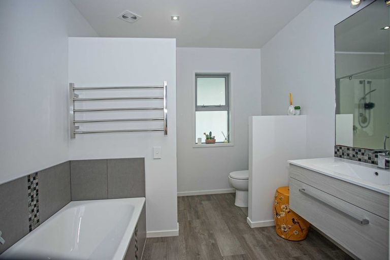 Photo of property in 1r Oceana Drive, Welcome Bay, Tauranga, 3175