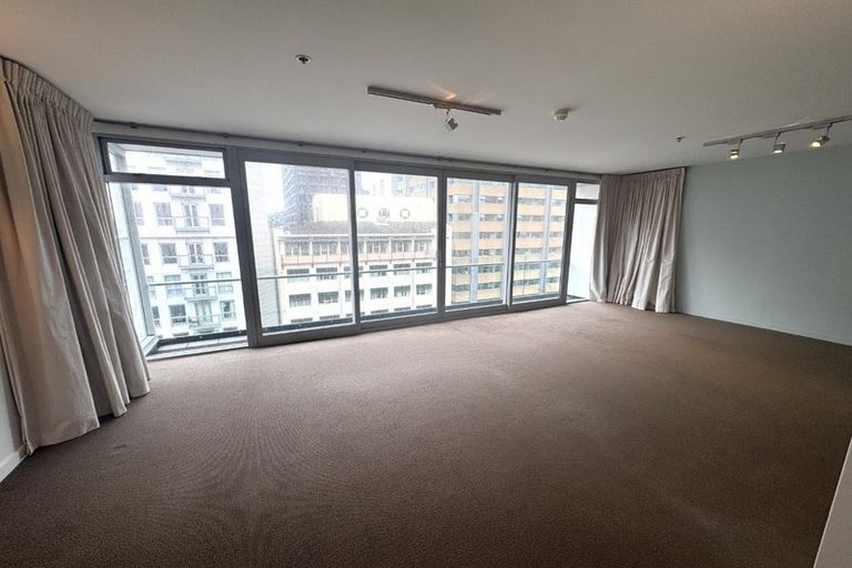 Photo of property in Montreaux Apartments, 9c/164 The Terrace, Wellington Central, Wellington, 6011