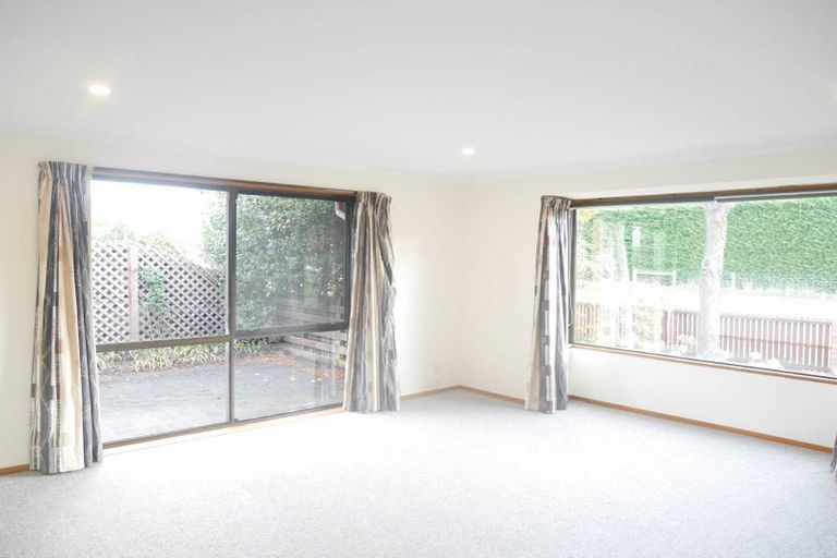 Photo of property in 89 Hawthornden Road, Avonhead, Christchurch, 8042