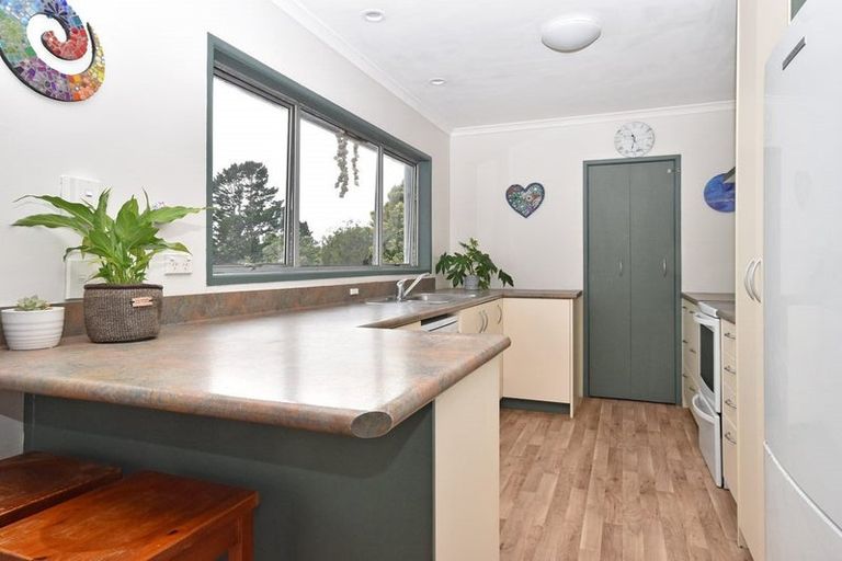 Photo of property in 2/90 Rosier Road, Glen Eden, Auckland, 0602
