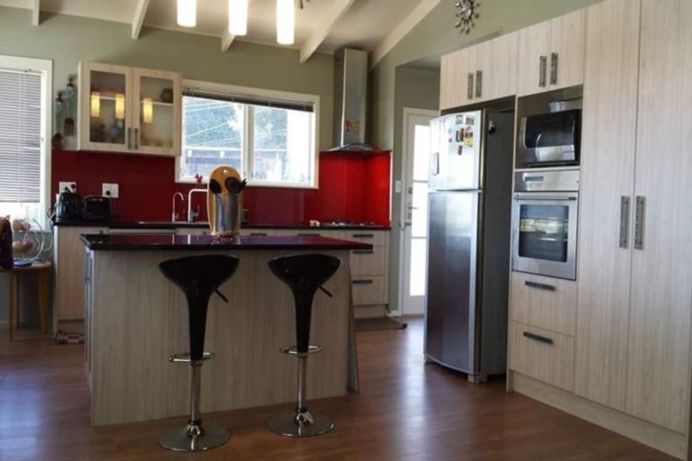 Photo of property in 50 Hogans Road, Glenfield, Auckland, 0629