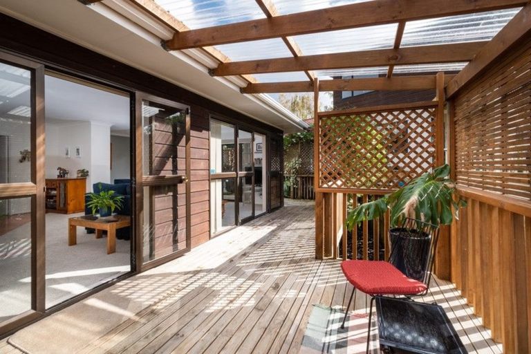 Photo of property in 7 Juneau Place, Glendene, Auckland, 0602