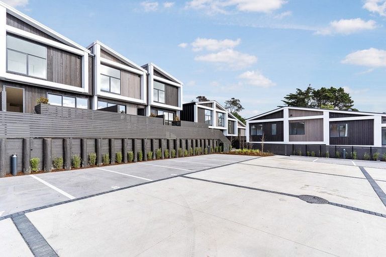 Photo of property in 7/21 Humphrey Kemp Avenue, Henderson, Auckland, 0612