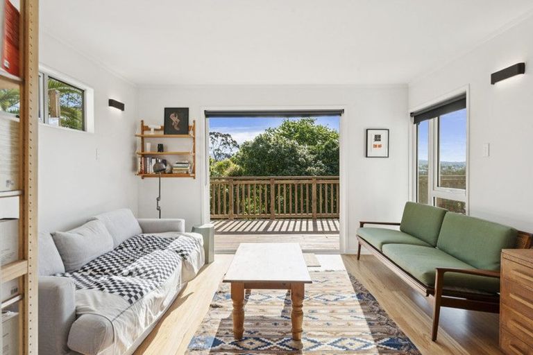 Photo of property in 261 Titirangi Road, Titirangi, Auckland, 0604
