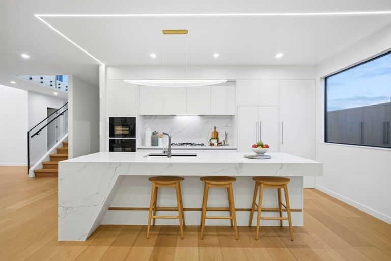 Photo of property in 28 Streamview Way, Long Bay, 0792