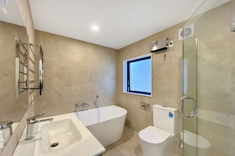 Photo of property in 38 Astoria Place, Northpark, Auckland, 2013