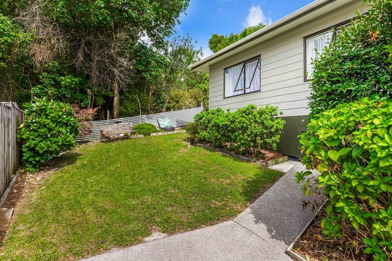 Photo of property in 2/6 Helena Street, Massey, Auckland, 0614