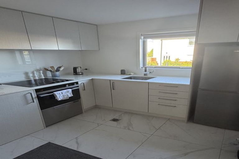 Photo of property in 5/24 Kelwyn Road, Kelston, Auckland, 0602