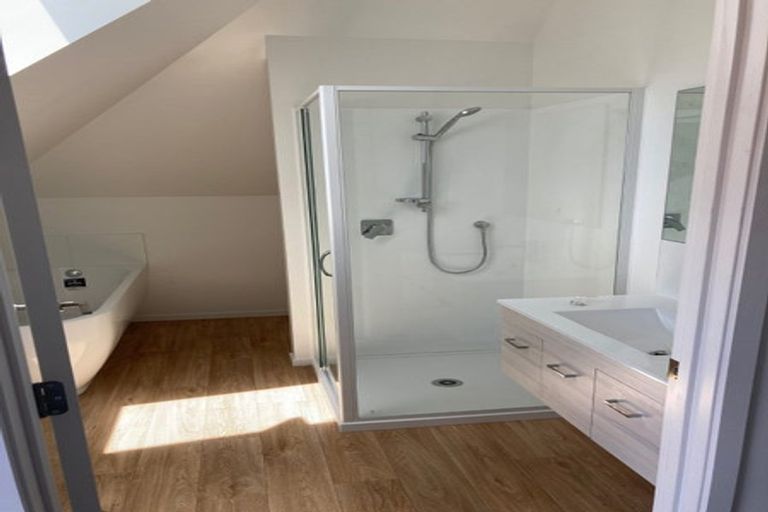 Photo of property in 47c Sherwood Avenue, Te Atatu South, Auckland, 0610