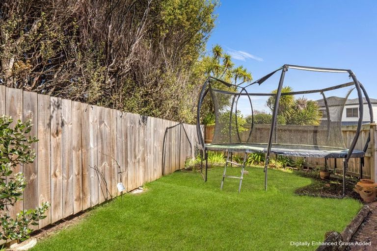 Photo of property in 8 Deodar Place, Totara Heights, Auckland, 2105