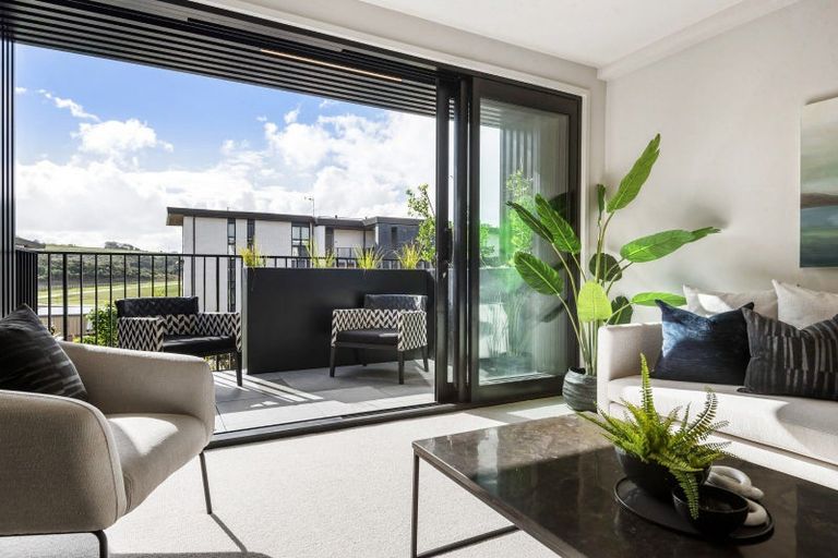 Photo of property in 5b Windlass Street, Long Bay, Auckland, 0630
