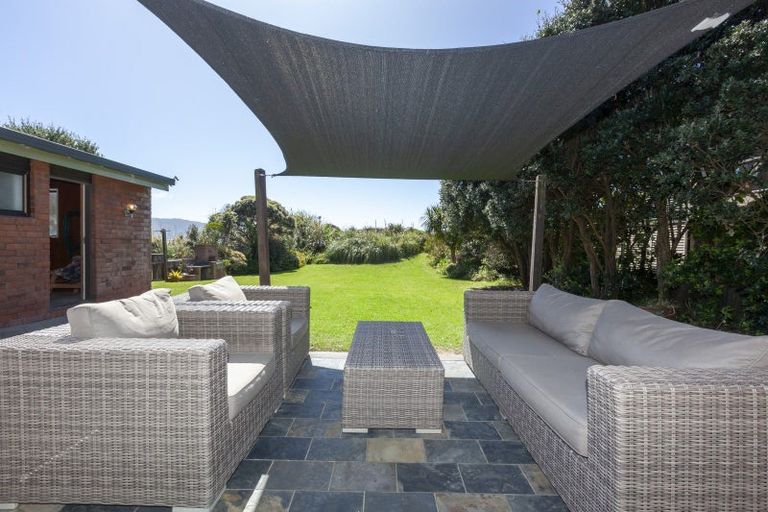 Photo of property in 10 Nuhaka Place, Paraparaumu Beach, Paraparaumu, 5032