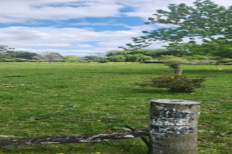 Photo of property in 24 Tourist Road, Clevedon, Papakura, 2582