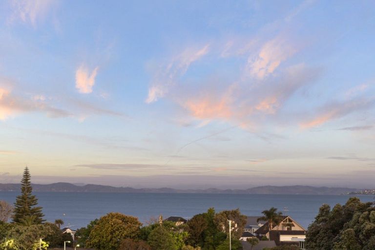 Photo of property in 10 Mccrystal Avenue, Bucklands Beach, Auckland, 2012