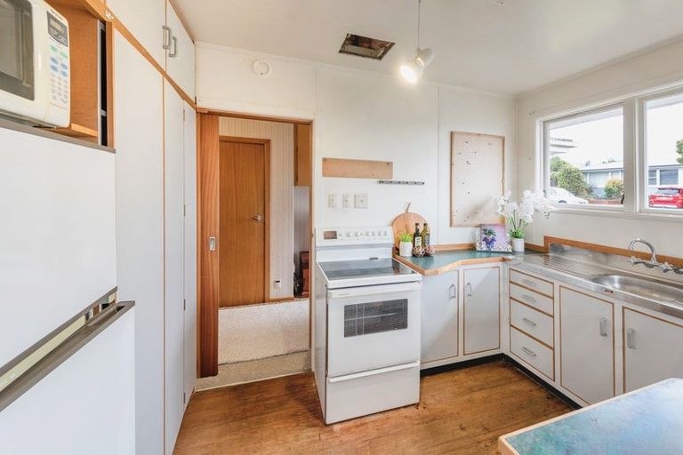 Photo of property in 12 Lenox Grove, Johnsonville, Wellington, 6037