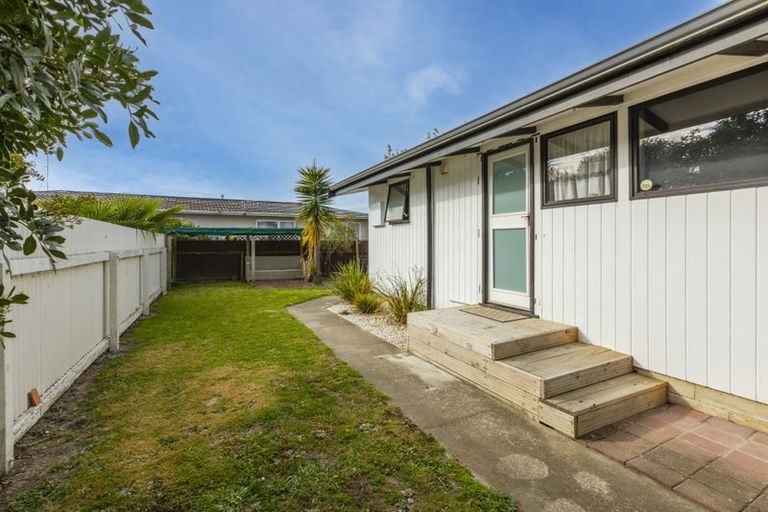 Photo of property in 2/2 Gloucester Street, Taradale, Napier, 4112