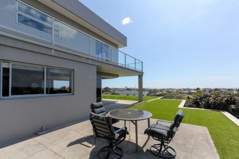 Photo of property in 33 Veale Road, Frankleigh Park, New Plymouth, 4371