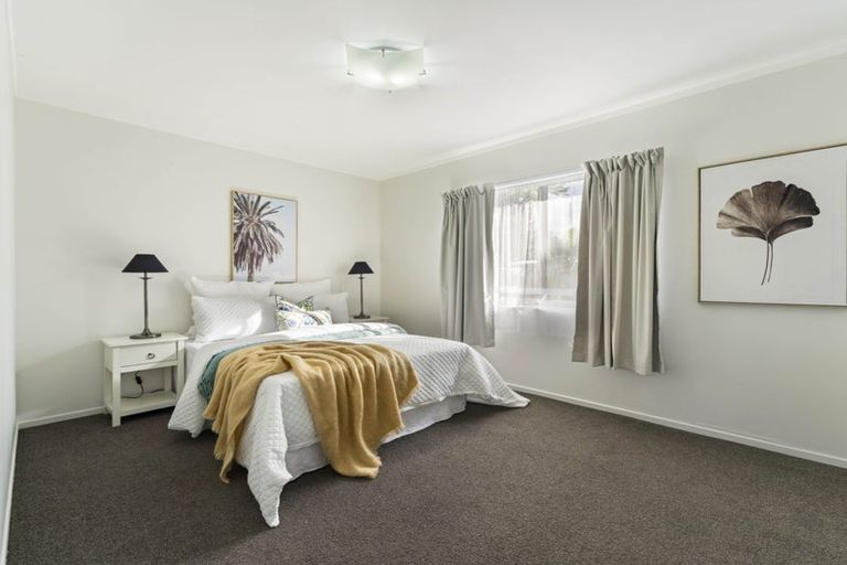 Photo of property in 1/729 Swanson Road, Swanson, Auckland, 0612