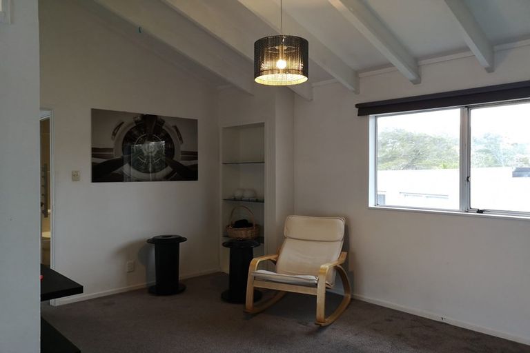 Photo of property in 1/46 Chippendale Crescent, Birkdale, Auckland, 0626