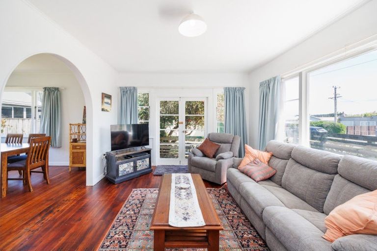 Photo of property in 110 Seabury Avenue, Foxton Beach, Foxton, 4815