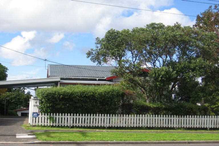 Photo of property in 4 Pleasant Road, Glen Eden, Auckland, 0602