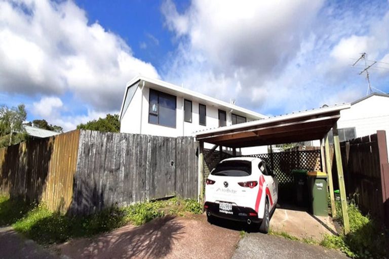 Photo of property in 16 Maywood Crescent, Glen Eden, Auckland, 0602