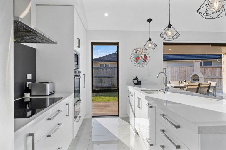 Photo of property in 53 Kahuparere Crescent, Pyes Pa, Tauranga, 3112