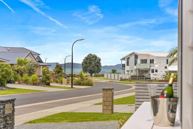 Photo of property in 11 Trevally Place, Snells Beach, 0920
