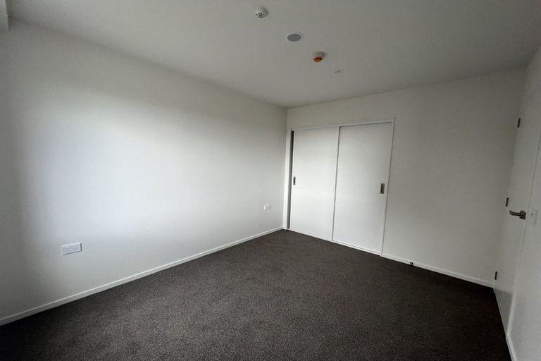 Photo of property in 102/28c Eileen Newey Place, Henderson, Auckland, 0612