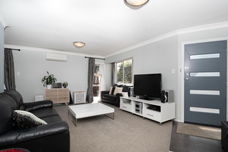 Photo of property in 67 Reynella Drive, Massey, Auckland, 0614