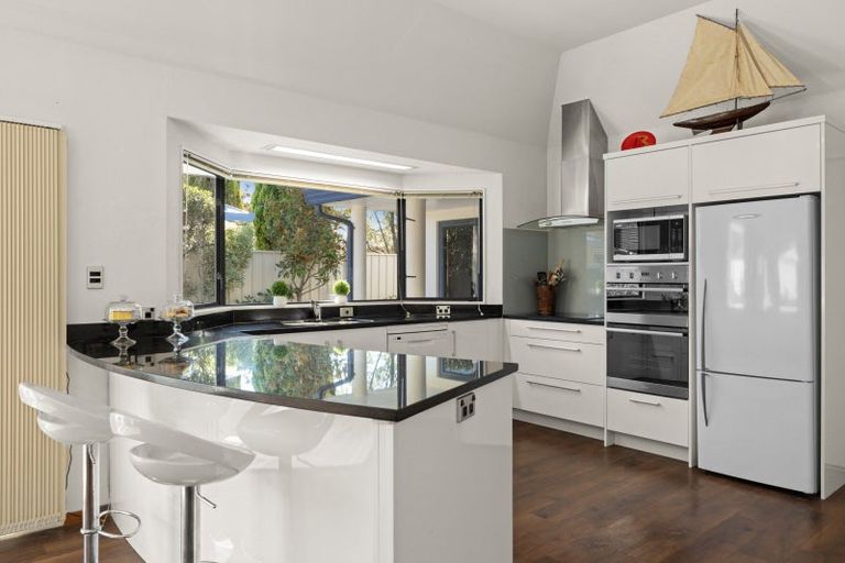 Photo of property in 48 Kensington Drive, Taradale, Napier, 4112